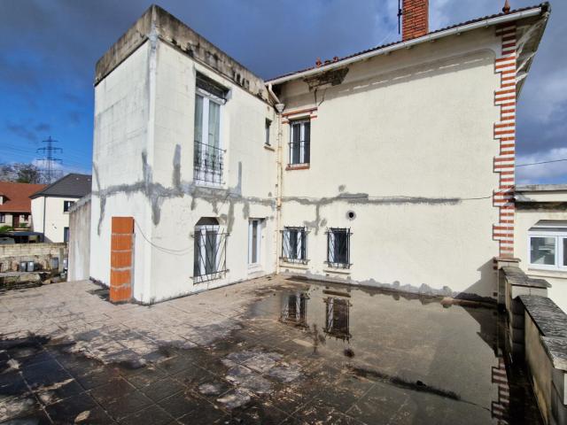 Maison 7 pièces 265 m²