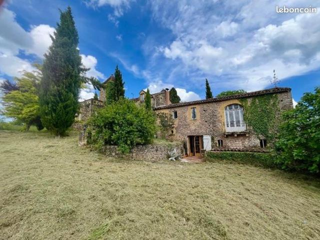 Maison 7 pièces 265 m²