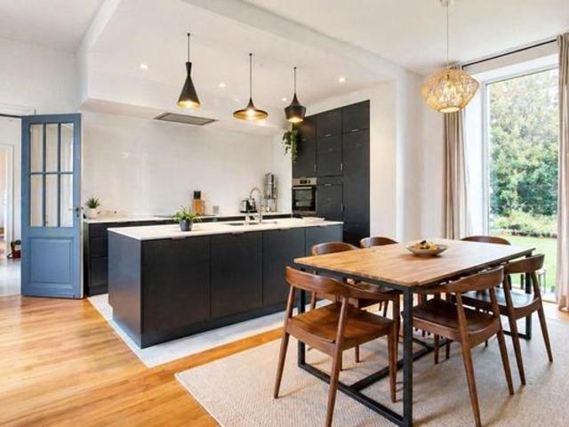 Maison 7 pièces 265 m²
