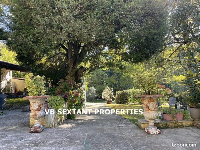Maison 7 pièces 265 m²