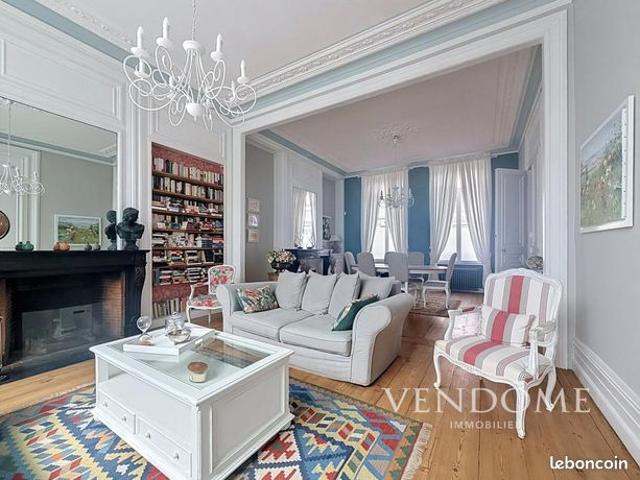Maison 7 pièces 265 m²