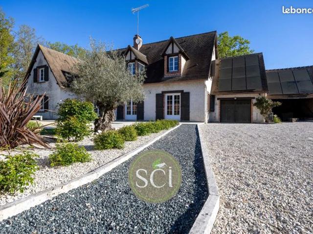Maison 7 pièces 265 m²