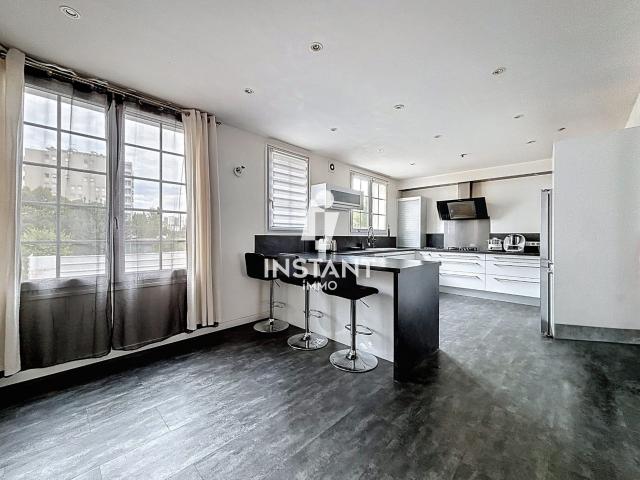 Maison 7 pièces 266 m²
