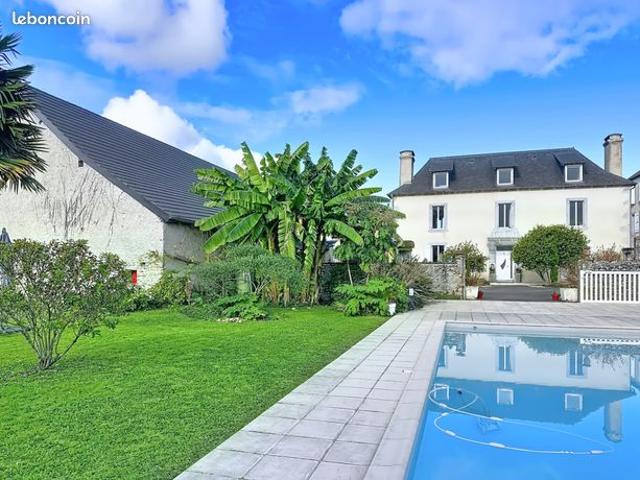Maison 7 pièces 266 m²