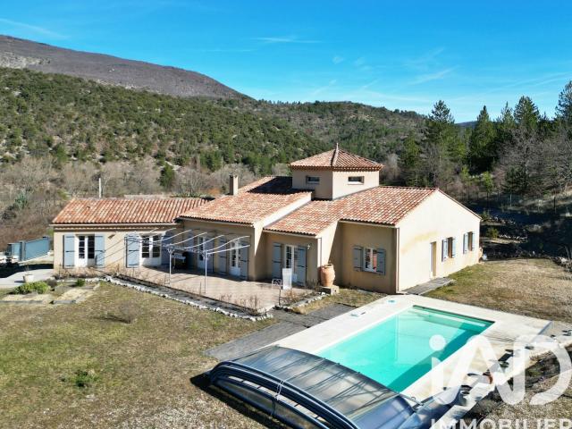 Maison 7 pièces 266 m²