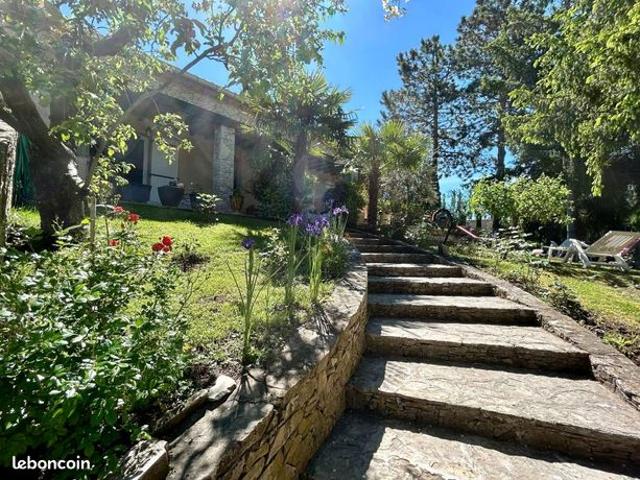 Maison 7 pièces 266 m²