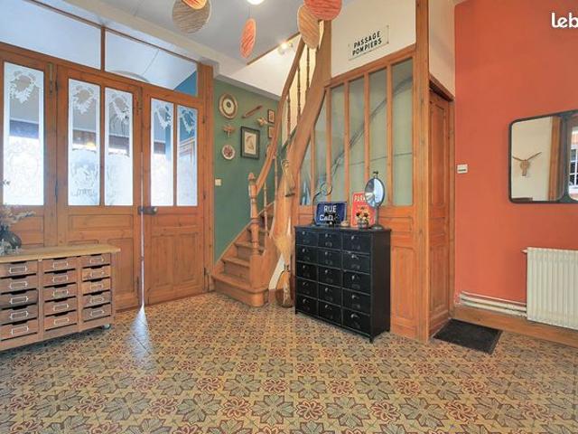 Maison 7 pièces 266 m²