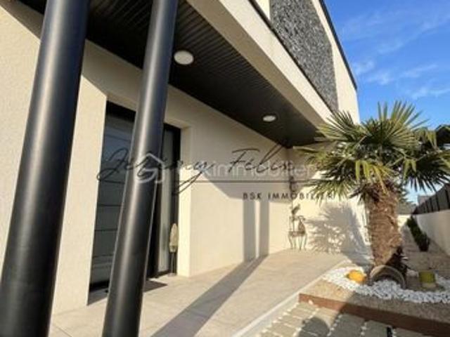 Maison 7 pièces 266 m²