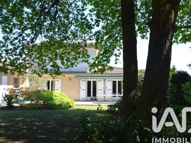Maison 7 pièces 266 m²