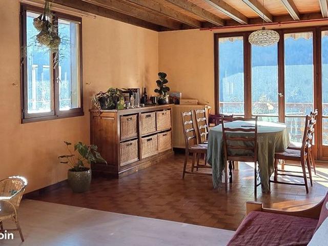 Maison 7 pièces 267 m²