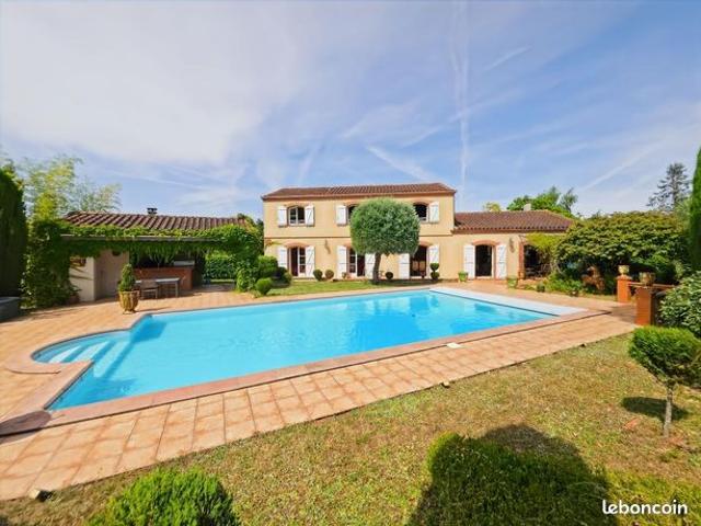 Maison 7 pièces 267 m²