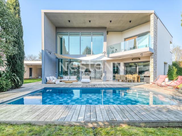 Maison 7 pièces 267 m²