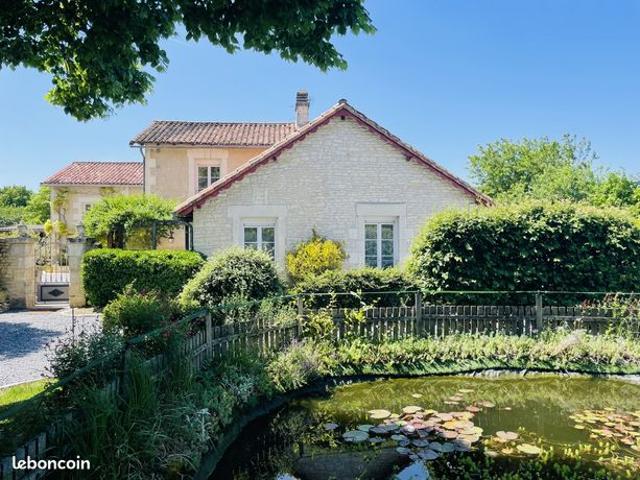 Maison 7 pièces 267 m²