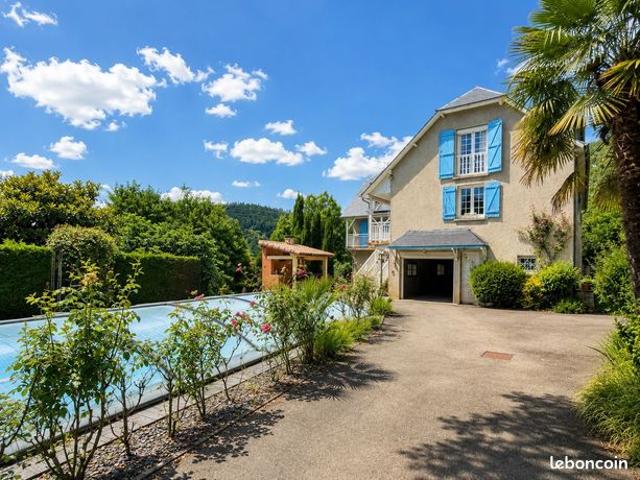 Maison 7 pièces 267 m²
