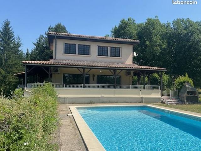 Maison 7 pièces 267 m²
