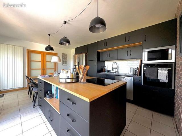 Maison 7 pièces 267 m²