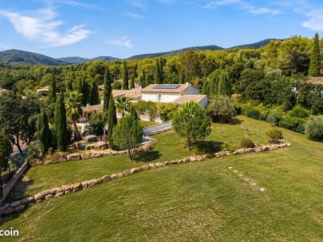 Maison 7 pièces 268 m²