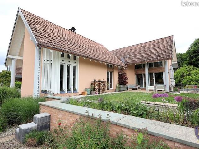 Maison 7 pièces 269 m²