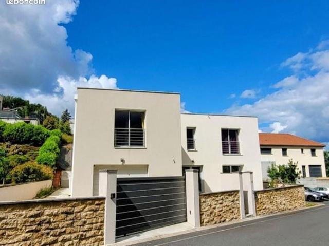 Maison 7 pièces 269 m²