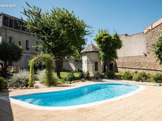 Maison 7 pièces 260 m²