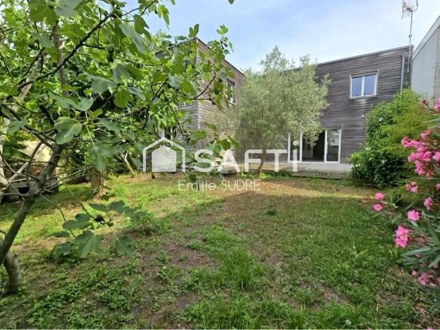 Maison 7 pièces 260 m²