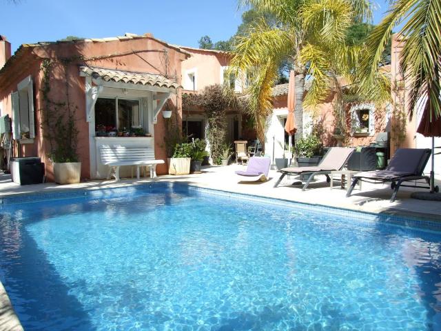 Maison 7 pièces 260 m²