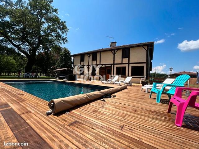 Maison 7 pièces 260 m²