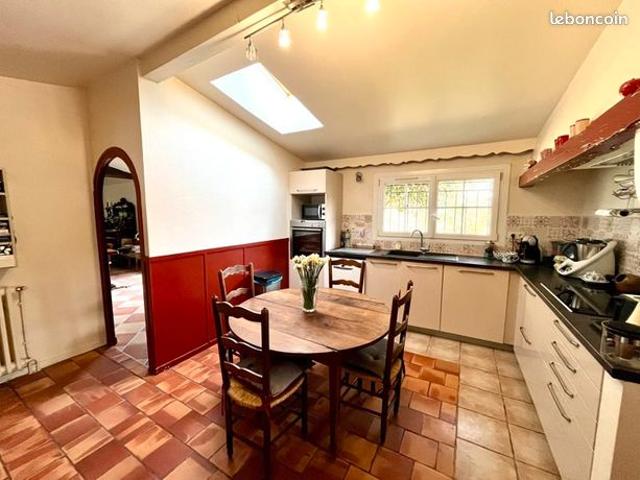Maison 7 pièces 260 m²