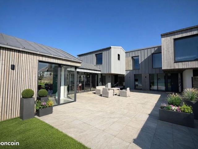 Maison 7 pièces 260 m²
