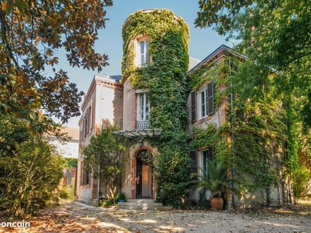 Maison 7 pièces 260 m²