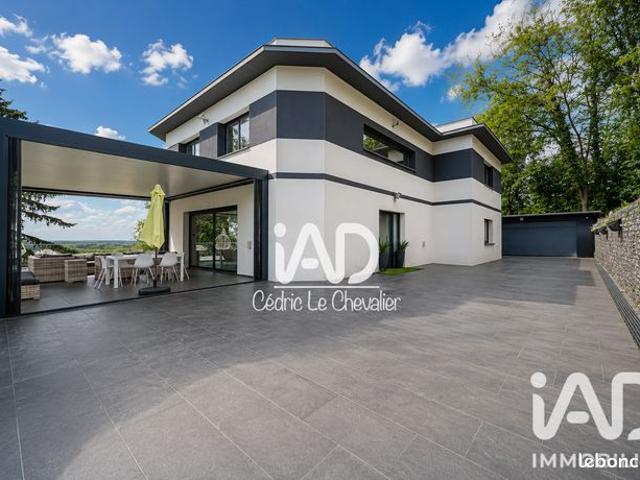 Maison 7 pièces 260 m²