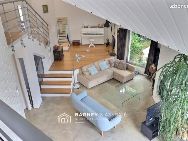 Maison 7 pièces 260 m²
