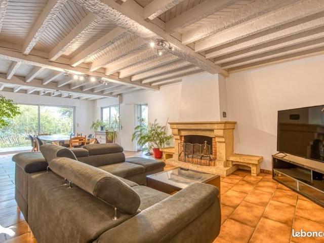 Maison 7 pièces 260 m²
