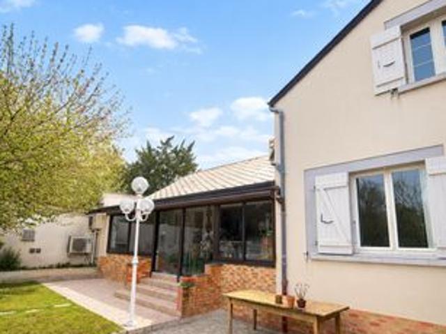 Maison 7 pièces 260 m²