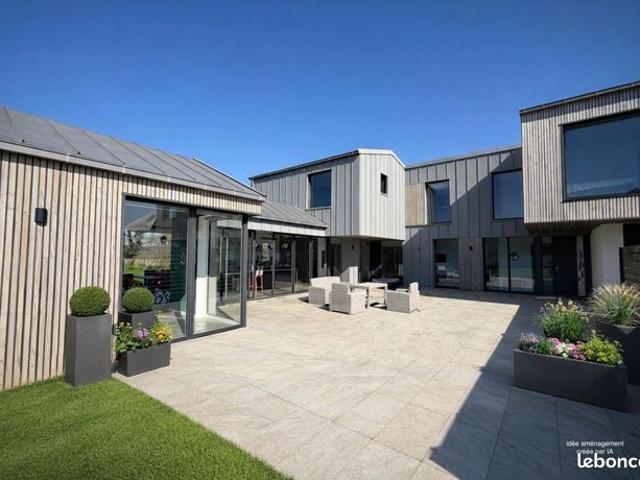Maison 7 pièces 260 m²
