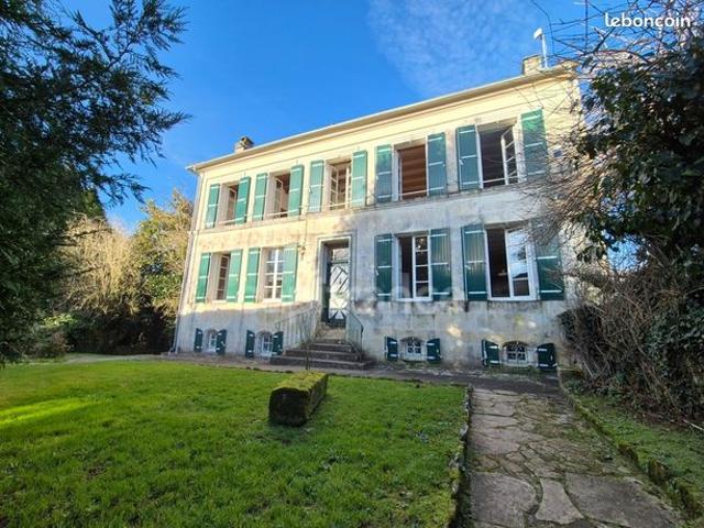 Maison 7 pièces 260 m²