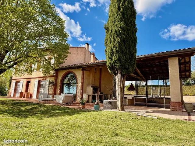 Maison 7 pièces 260 m²