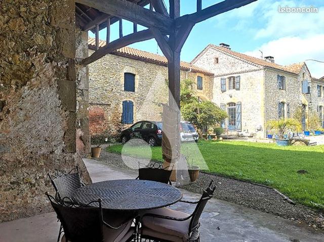 Maison 7 pièces 260 m²