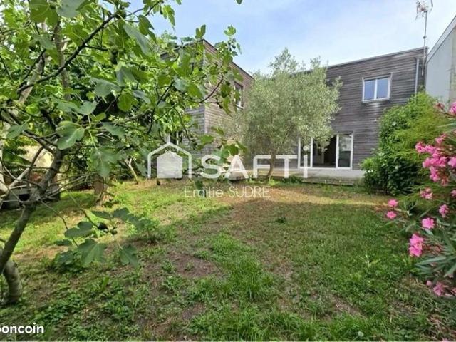 Maison 7 pièces 260 m²