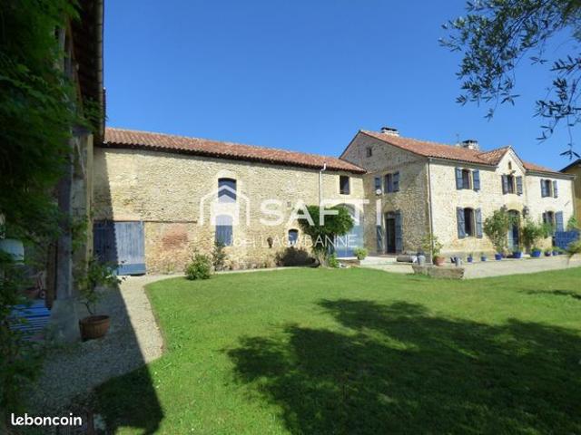 Maison 7 pièces 260 m²