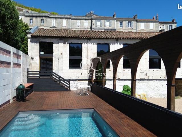 Maison 7 pièces 260 m²