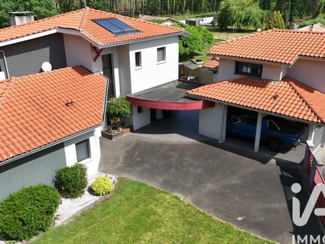Maison 7 pièces 260 m²