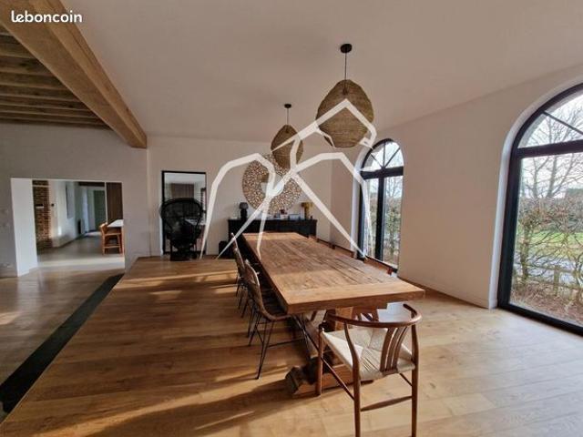 Maison 7 pièces 260 m²
