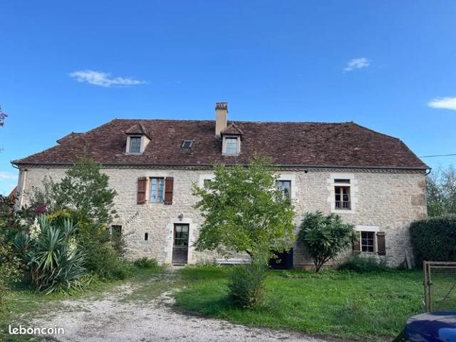 Maison 7 pièces 260 m²