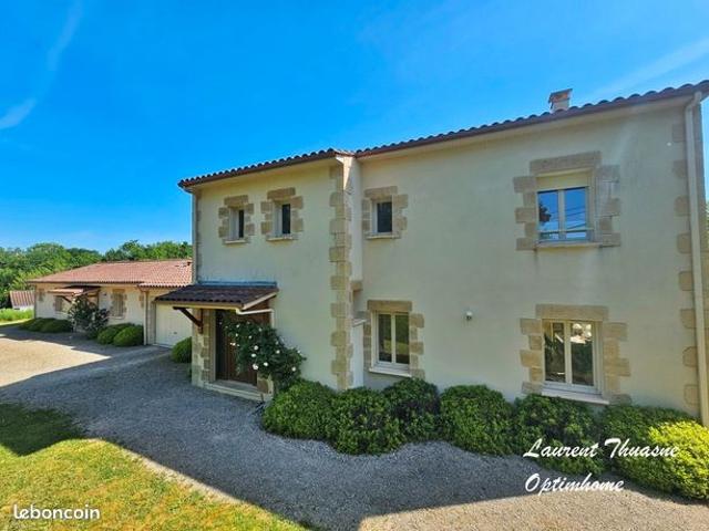 Maison 7 pièces 260 m²