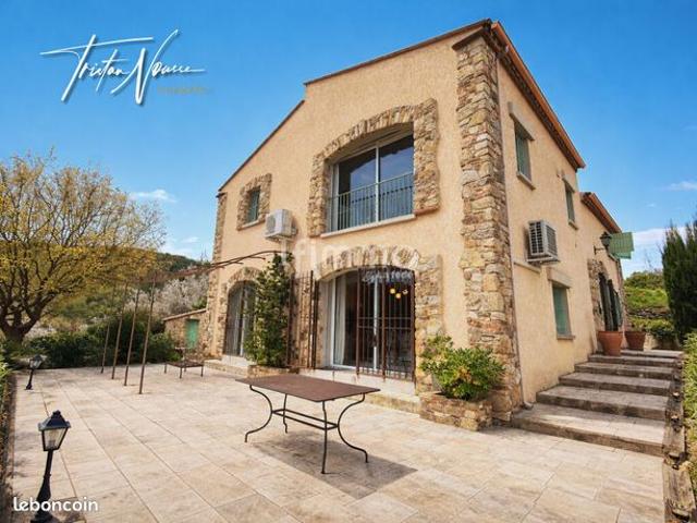 Maison 7 pièces 260 m²