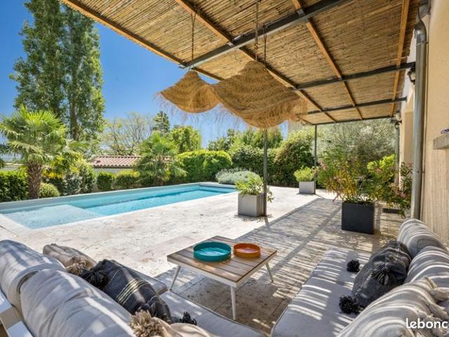 Maison 7 pièces 260 m²