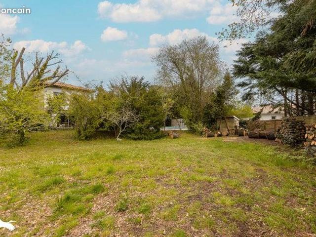 Maison 7 pièces 260 m²