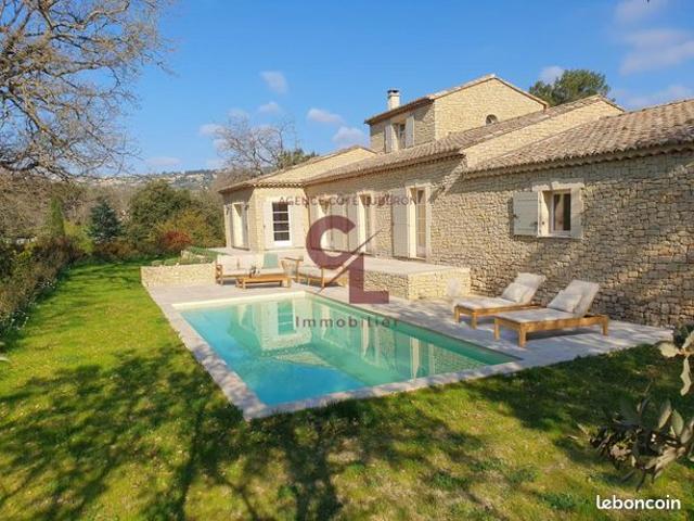 Maison 7 pièces 260 m²