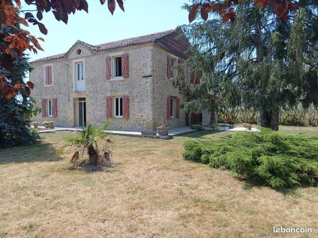 Maison 7 pièces 260 m²